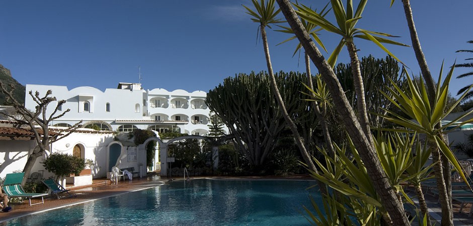 Maggio Hotel Villa Teresa Offerta Lastminute Forio Vacanza Benessere Tre Stelle Piscine Terme Hotel Vicino al Mare e Spiaggia